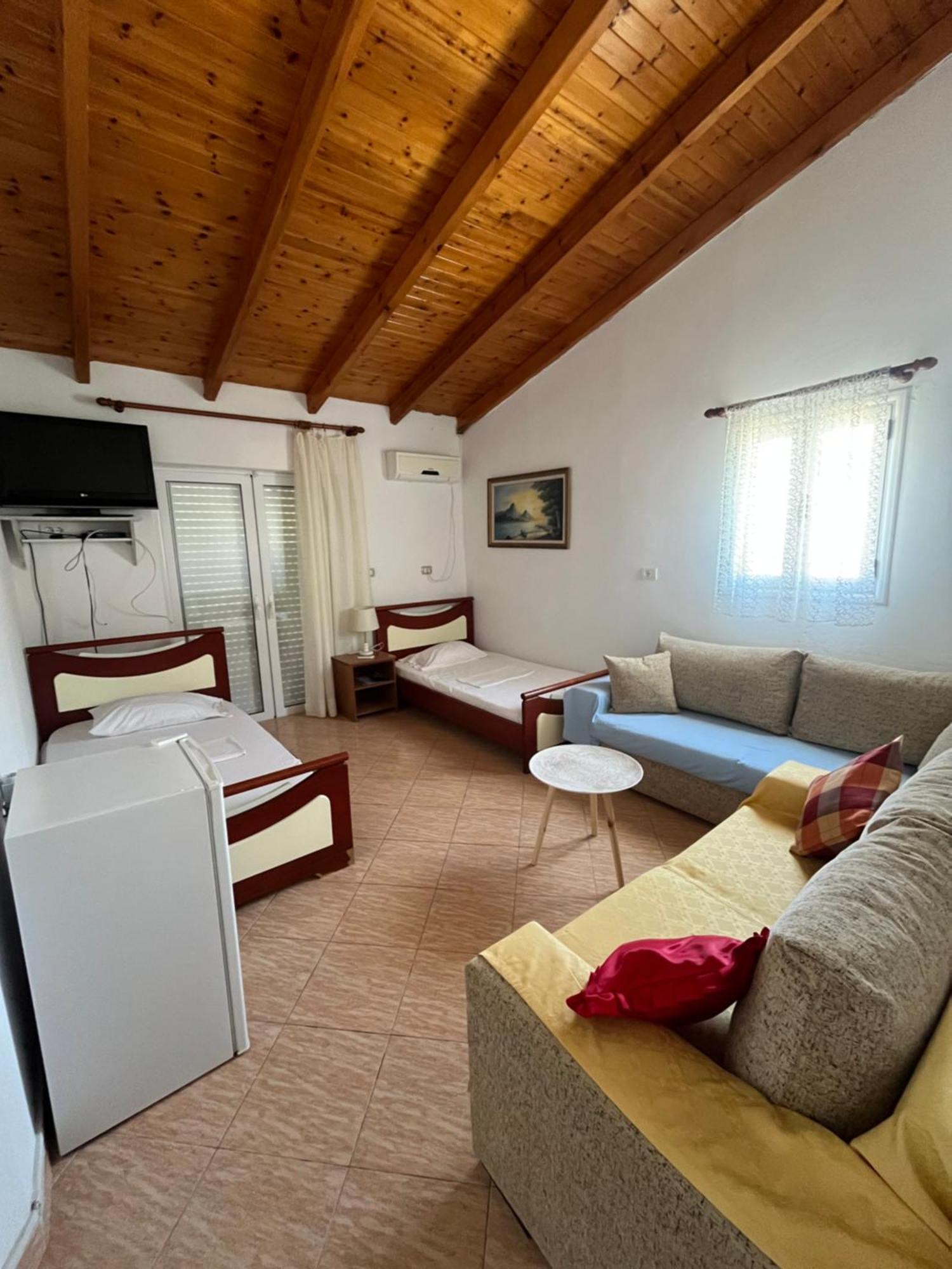 Hotel Portokali Himare Exterior foto